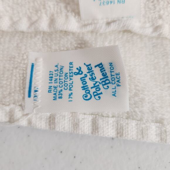 Fieldcrest Christmas Tea Finger Tip Towel White with Embroidered Red and Green - Picture 10 of 11